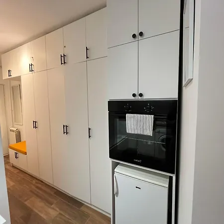 Sky Nest - Small Studio, Grand View Belgrado